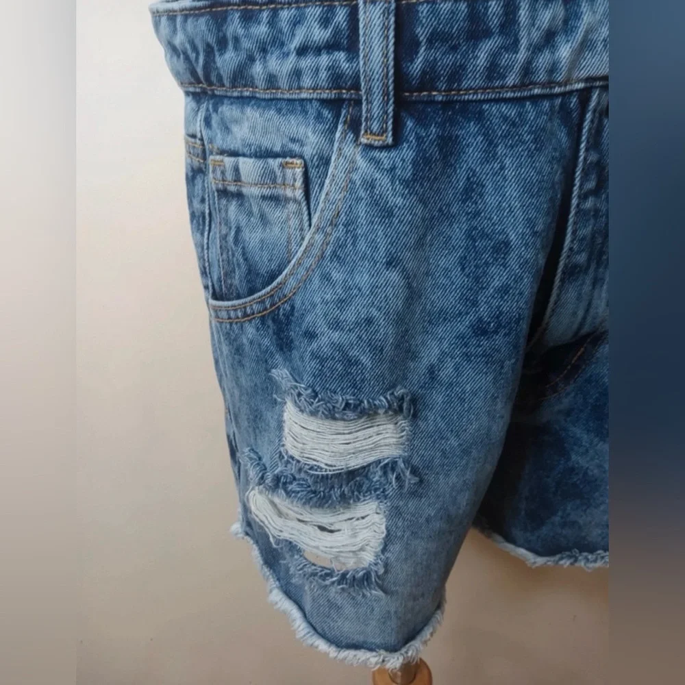 New Vintage Women’s Distressed Denim Short Overalls Size 10 - Shortalls - Picture 8 of 13